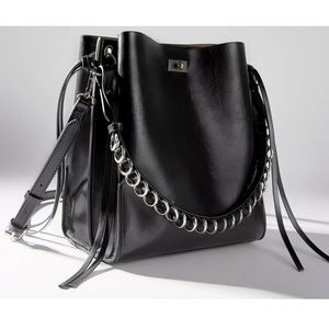 In search of this Zara bag!